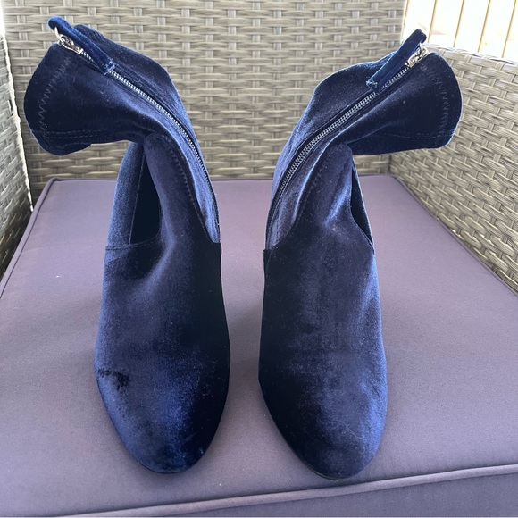 Steve Madden Edit Royal Blue Velvet
High Heel Mid-Calf Boot- Size 6.5 - Picture 9 of 13